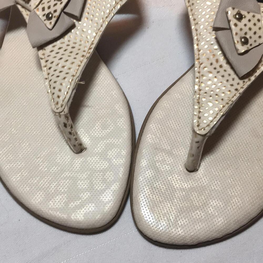 🍁Larissa Carolaine off white thong sandals Sz 7 shoes - Picture 6 of 8